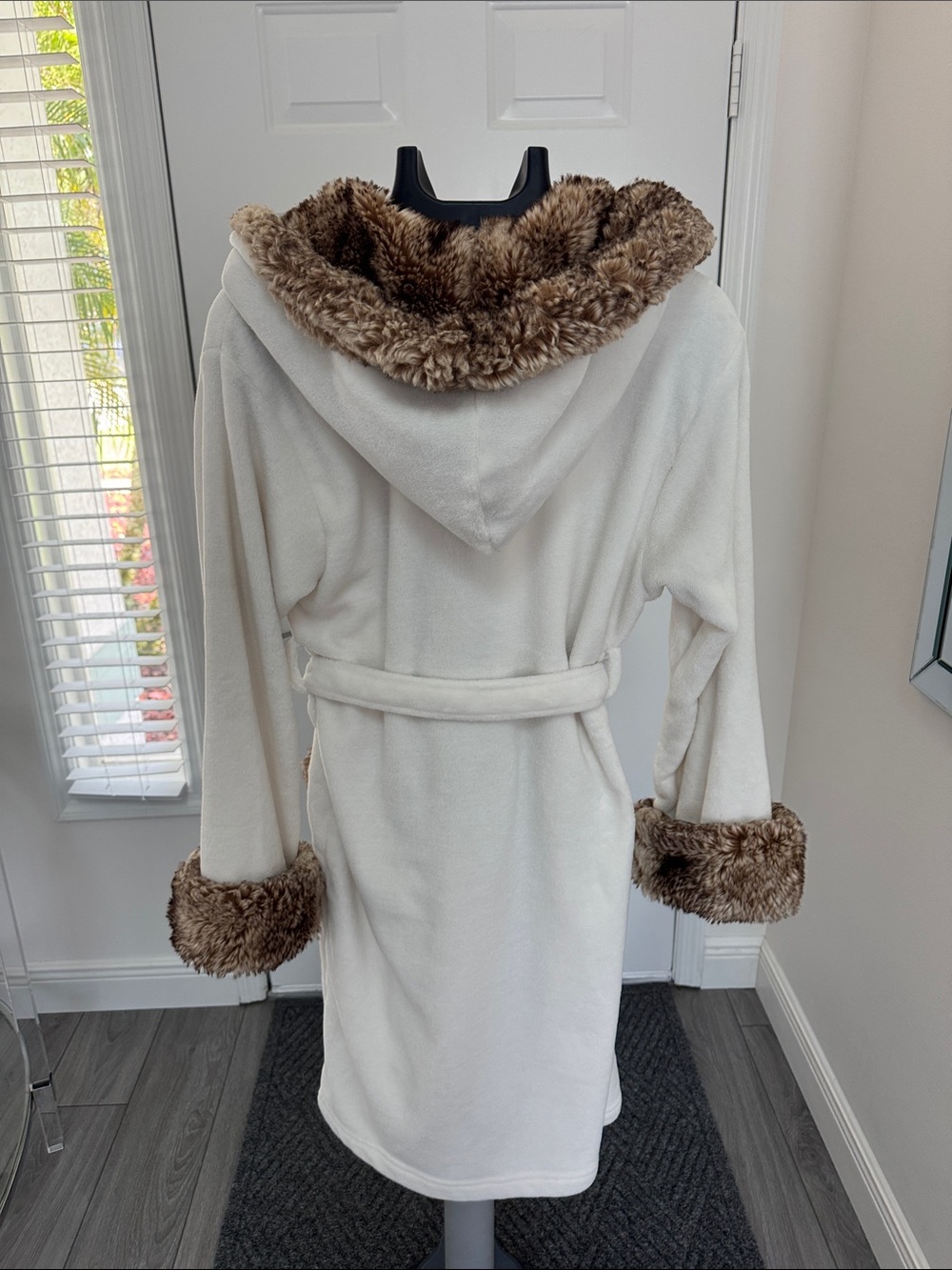 Pottery Barn Women's Cream Plush Robe Coat with Brown Faux-Fur Trim